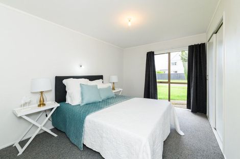 Photo of property in 9 Denver Place, Milson, Palmerston North, 4414