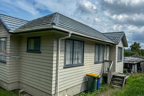Photo of property in 16 Kelman Road, Kelston, Auckland, 0602
