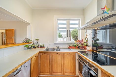 Photo of property in 122 Waiwhetu Road, Waterloo, Lower Hutt, 5011