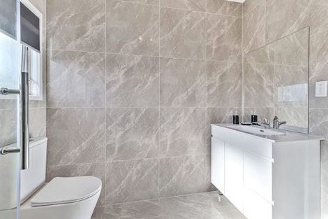 Photo of property in 2/8 Anglers Way, Wattle Downs, Auckland, 2102