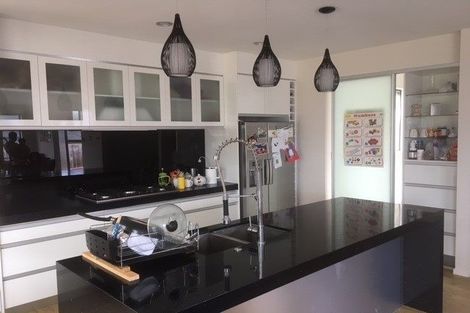 Photo of property in 235b Great North Road, Henderson, Auckland, 0612