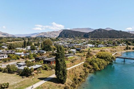 Photo of property in 10 Bridgewater Terrace, Albert Town, Wanaka, 9305