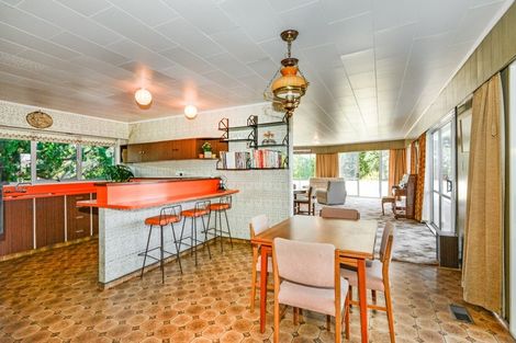 Photo of property in 100 Puketapu Road, Taradale, Napier, 4112