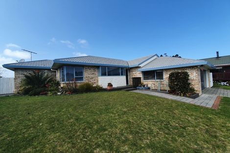Photo of property in 60 Elsie Drive, Waiuku, 2123