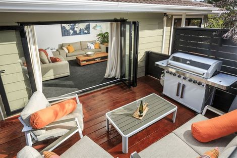 Photo of property in 22 Yule Place, Massey, Auckland, 0614