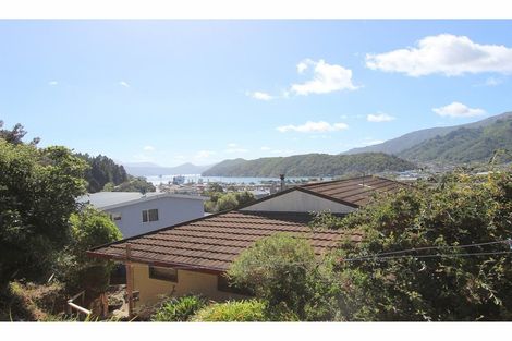 Photo of property in 27 Gravesend Place, Picton, 7220