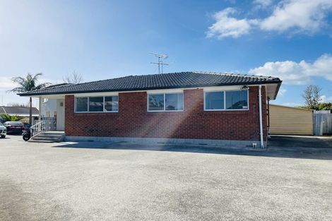 Photo of property in 16 Nan Place, Pakuranga Heights, Auckland, 2010