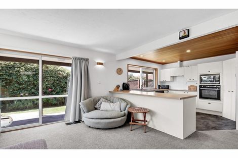 Photo of property in 2 Hinton Place, Rangiora, 7400