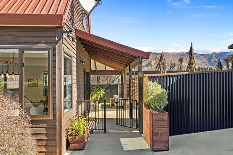 Photo of property in 3 Mount Iron Drive, Wanaka, 9305