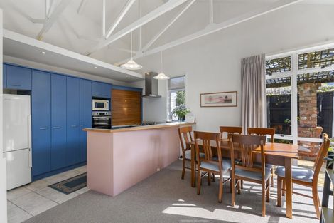 Photo of property in 2/118 Victoria Road, Devonport, Auckland, 0624