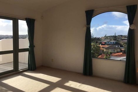 Photo of property in 2/64 Spencer Road, Pinehill, Auckland, 0632