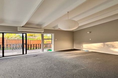 Photo of property in 11a De Val Drive, Titirangi, Auckland, 0604