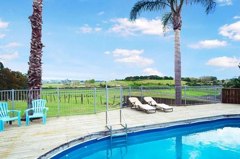 Photo of property in 141 Mangakura Road, Helensville, 0875