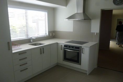 Photo of property in 147 Botany Road, Botany Downs, Auckland, 2010