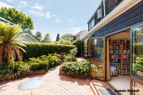 Photo of property in 8 Caccia Birch Lane, Hokowhitu, Palmerston North, 4410