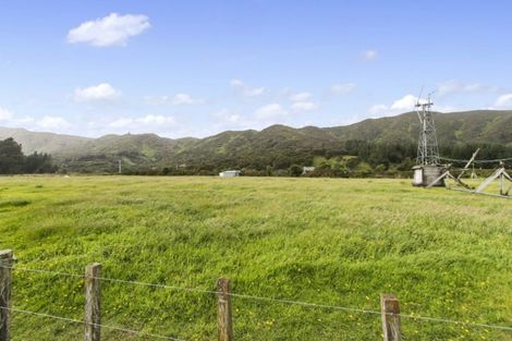 Photo of property in 104 Upper Fitzherbert Road, Wainuiomata, 5373