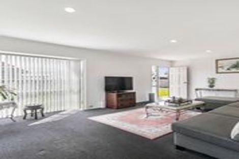 Photo of property in 16 Heathridge Place, Burswood, Auckland, 2013