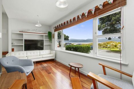 Photo of property in 211 Marine Parade, Seatoun, Wellington, 6022