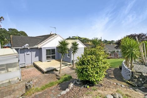 Photo of property in 90 Cook Street, Marfell, New Plymouth, 4310