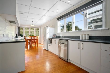 Photo of property in 52 Williams Street, Cambridge, 3434