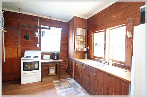 Photo of property in 11 Anga Street, Tangimoana, 4822