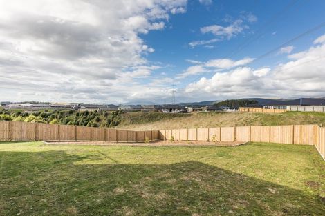 Photo of property in 15 Gibraltar Way, Fitzherbert, Palmerston North, 4410