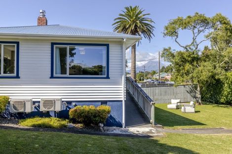 Photo of property in 79 Awanui Street, Merrilands, New Plymouth, 4312
