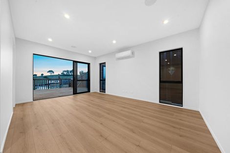 Photo of property in 4 Moko Road, Orewa, 0931