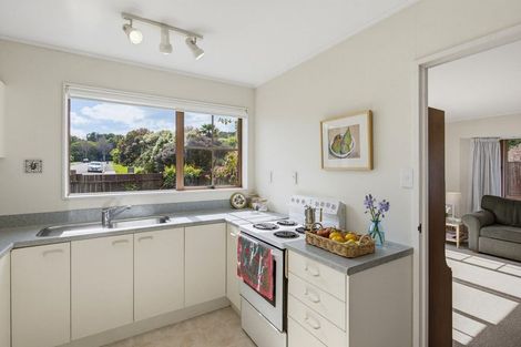 Photo of property in 15a Te Maku Grove, Waikanae, 5036