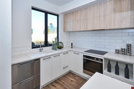 Photo of property in 22 Tapuwae Way, Mangere Bridge, Auckland, 2022