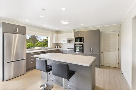 Photo of property in 18 Atarua Gardens, Waiatarua, Auckland, 0604