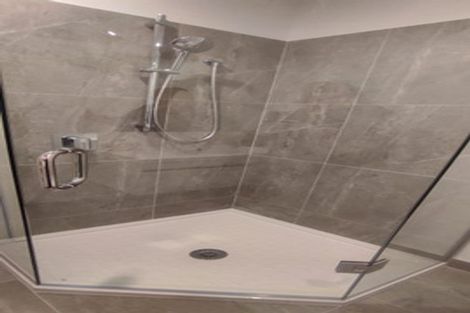 Photo of property in 3/47 Awaroa Road, Sunnyvale, Auckland, 0612