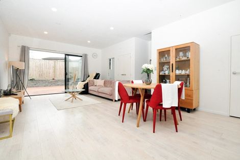 Photo of property in 5 Waru Lane, Te Atatu Peninsula, Auckland, 0610