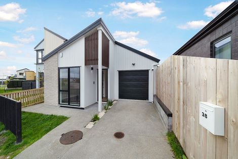 Photo of property in 38 Papai Lane, Massey, Auckland, 0614
