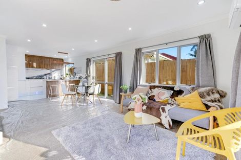 Photo of property in 39 Sunnyside Crescent, Papatoetoe, Auckland, 2025