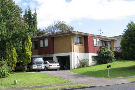 Photo of property in 30 Himalaya Drive, Half Moon Bay, Auckland, 2012