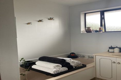 Photo of property in 2/48 Solomon Avenue, Redwood, Christchurch, 8051