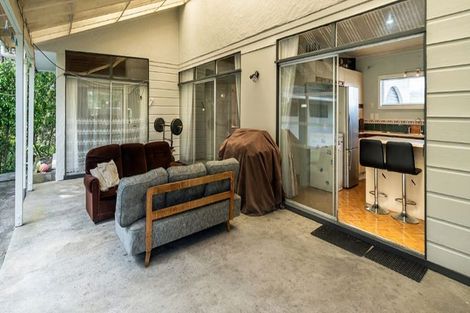 Photo of property in 28 Brunton Place, Glenfield, Auckland, 0629