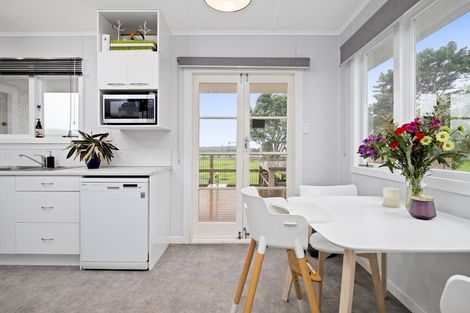 Photo of property in 142 Karioitahi Road, Waiuku, 2683