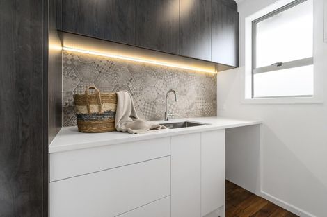 Photo of property in 3 Harding Avenue, Te Atatu South, Auckland, 0610