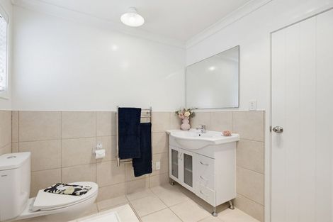 Photo of property in 127b Bruce Mclaren Road, Henderson, Auckland, 0612