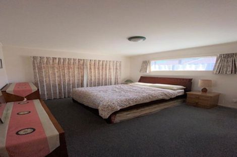 Photo of property in 1/64 Aviemore Drive, Highland Park, Auckland, 2010