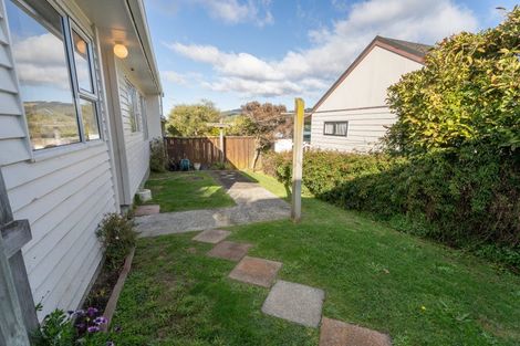 Photo of property in 1e Herewini Street, Titahi Bay, Porirua, 5022
