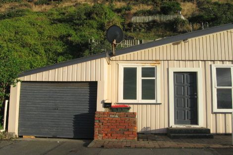 Photo of property in 128 Owhiro Bay Parade, Owhiro Bay, Wellington, 6023