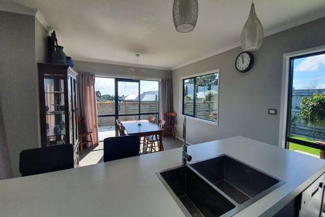 Photo of property in 58 Alberta Road, Glen Avon, New Plymouth, 4312