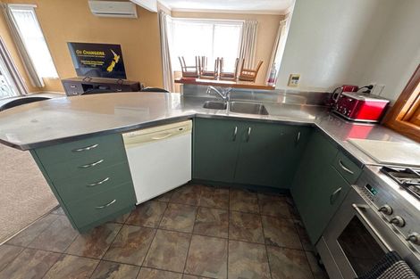 Photo of property in 18 Park Road, West End, Palmerston North, 4412