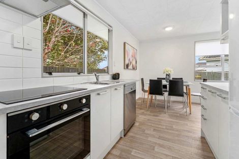 Photo of property in 1/164 Universal Drive, Henderson, Auckland, 0610