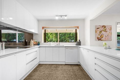 Photo of property in 16 Redlands Grove, Swanson, Auckland, 0612