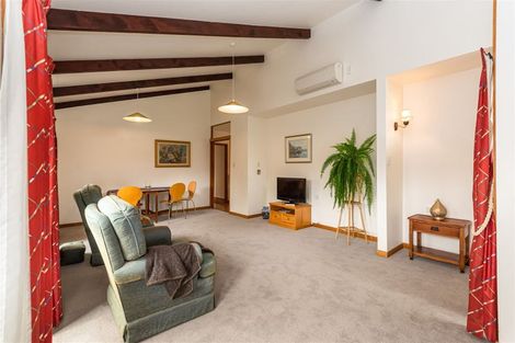 Photo of property in 5 Raekura Place, Redcliffs, Christchurch, 8081