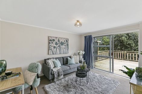 Photo of property in 18 Cassley Crescent, Papakowhai, Porirua, 5024